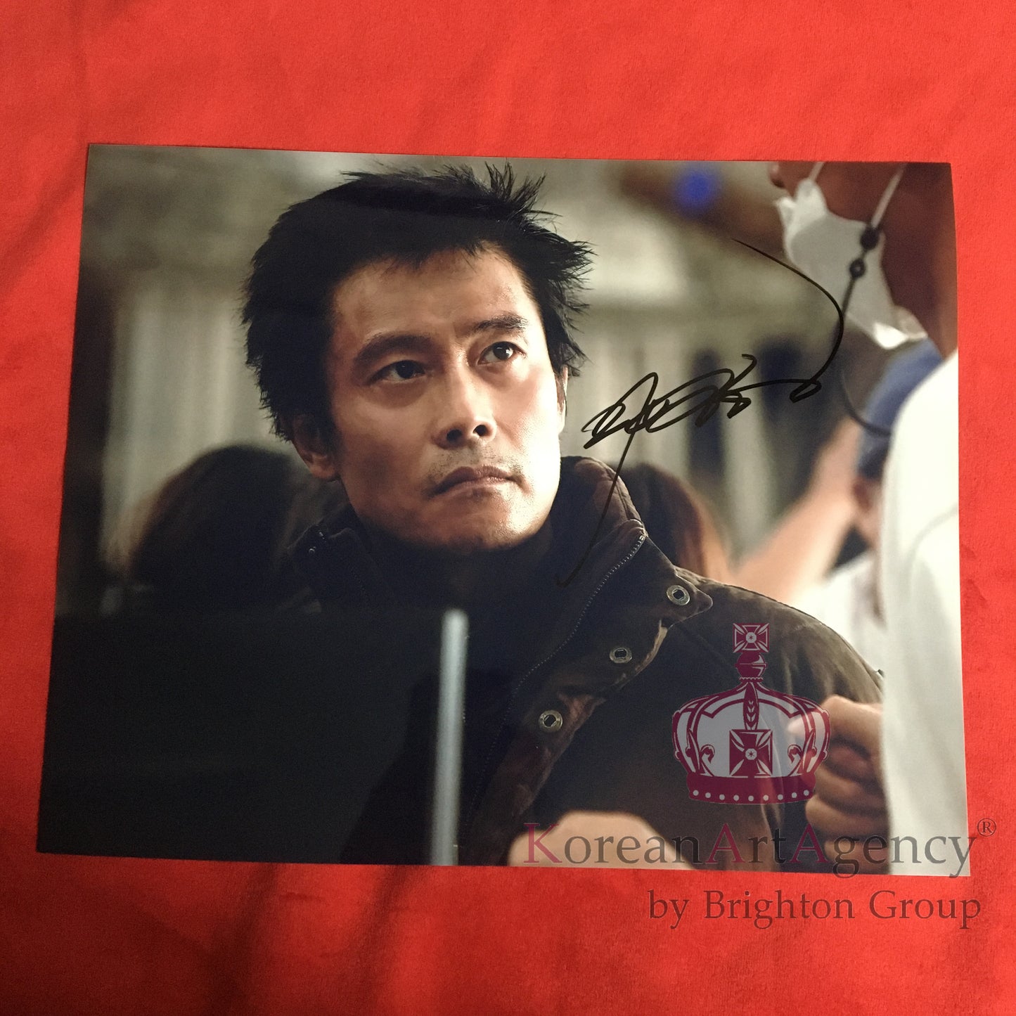 Lee Byung Hun Concrete Utopia 10inches Autograph