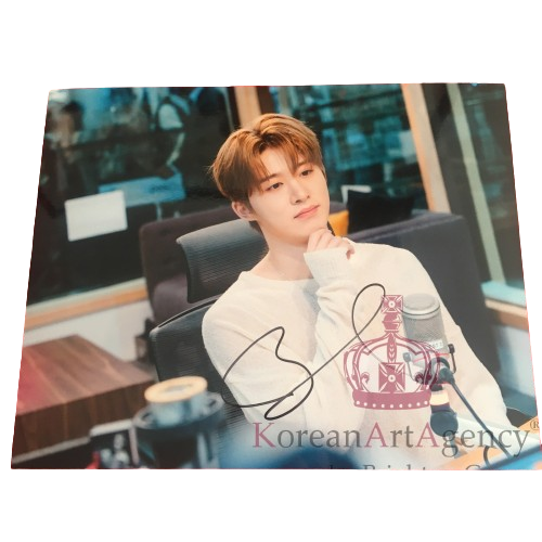 B.I Kim Han Bin 10inches Autograph