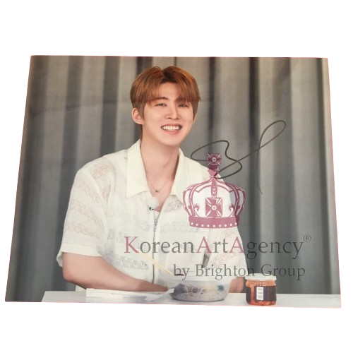 B.I Kim Han Bin 10inches Autograph