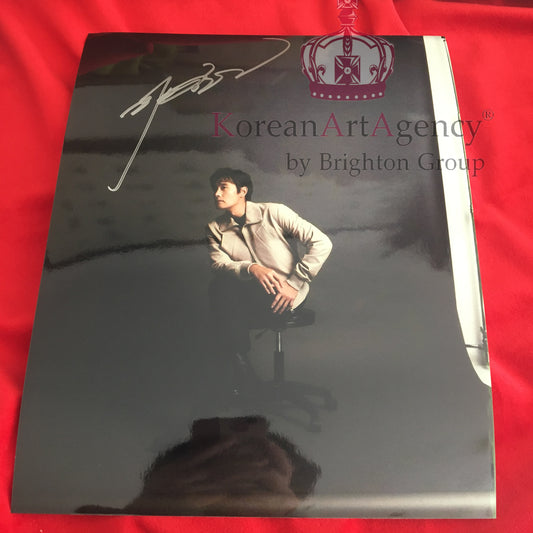 Lee Byung Hun 10inches Autograph