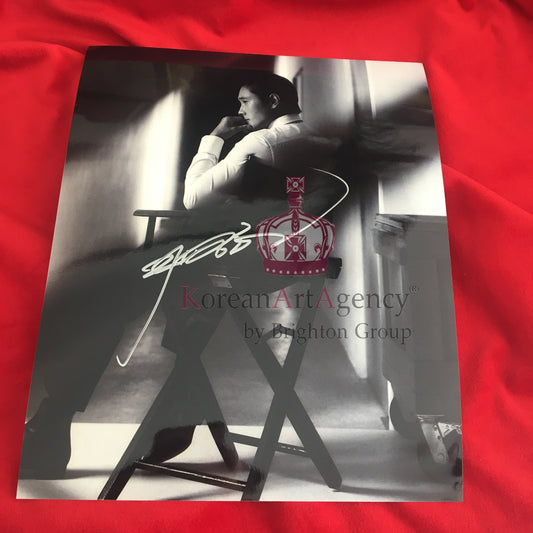 Lee Byung Hun 10inches Autograph