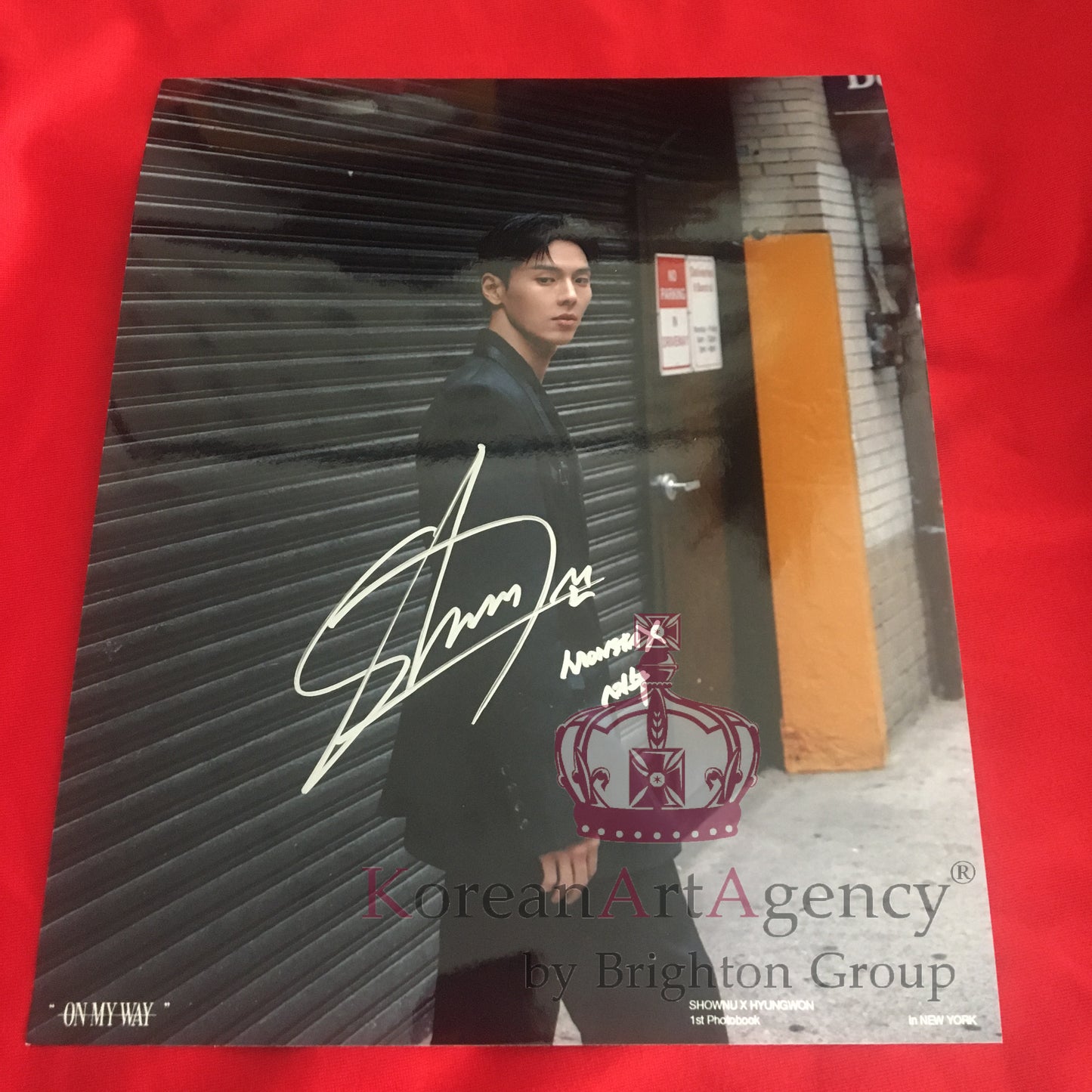 Monsta X Shownu 10inches Autograph