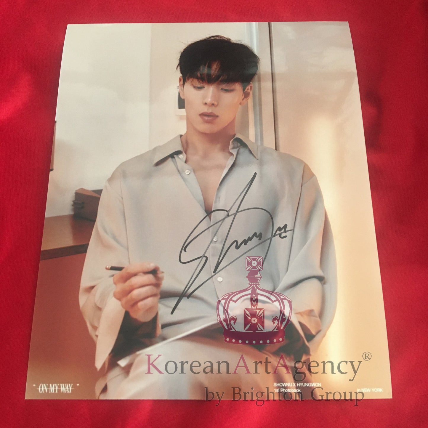 Monsta X Shownu 10inches Autograph