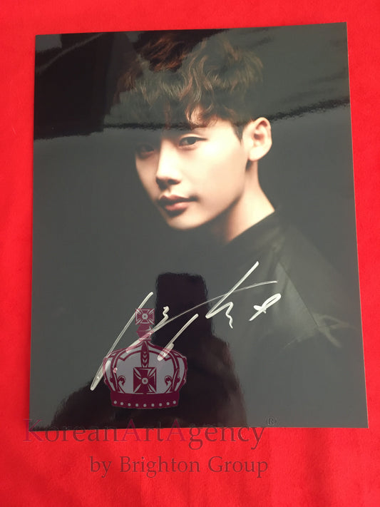 Lee Jong Suk  W: Two Worlds 10 inches Autograph