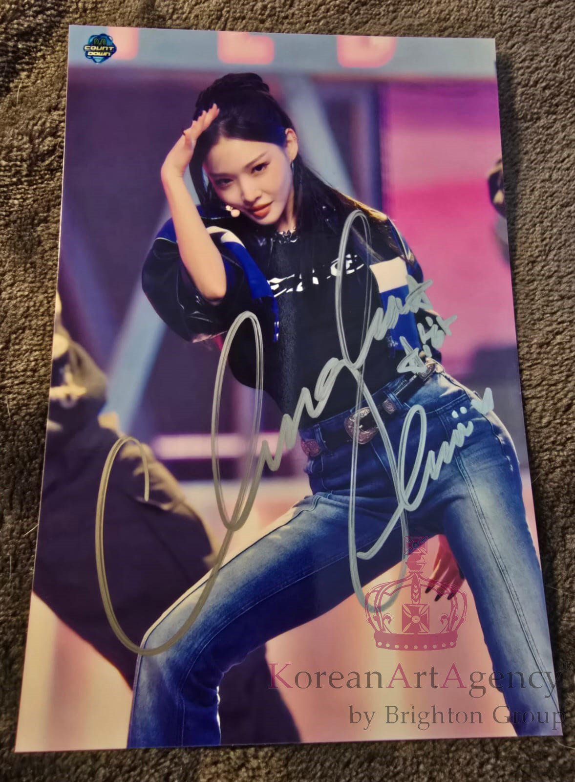 Chungha 6 inches Autograph