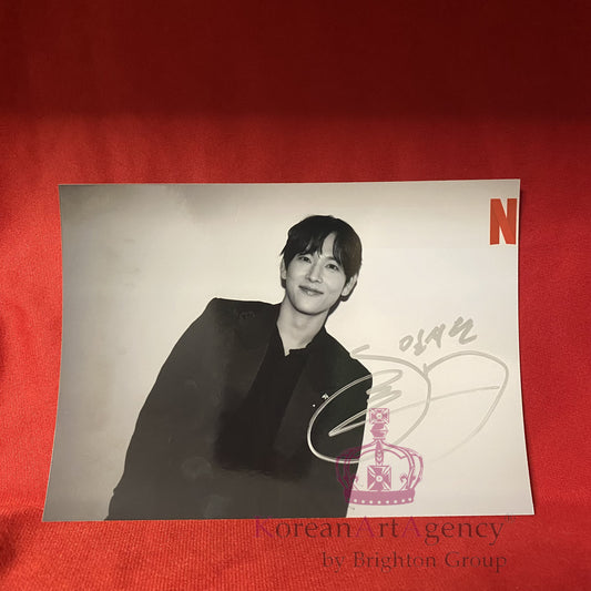 Squid Game Yim Si Wan 7 inches Autograph