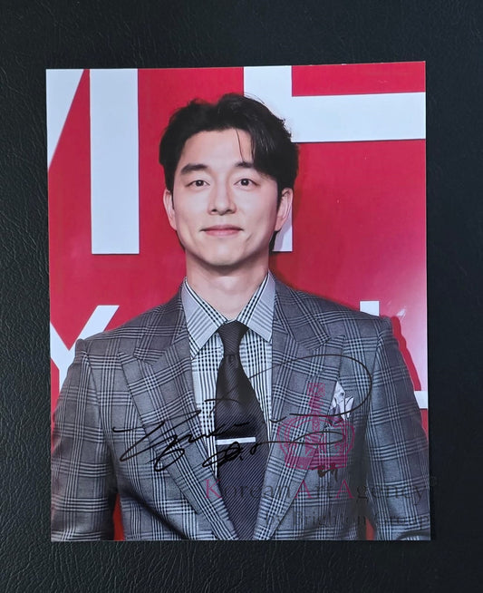 Gong Yoo 10 Inches Autograph