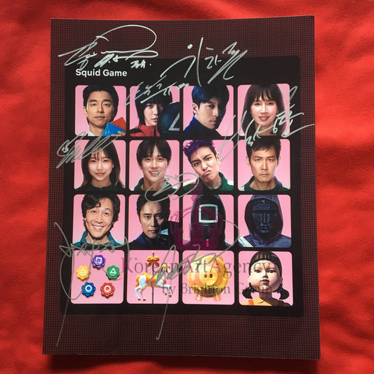 SPECIAL! Squid Game Netflix Card – 9 Cast Members’ 10 inches Autographs