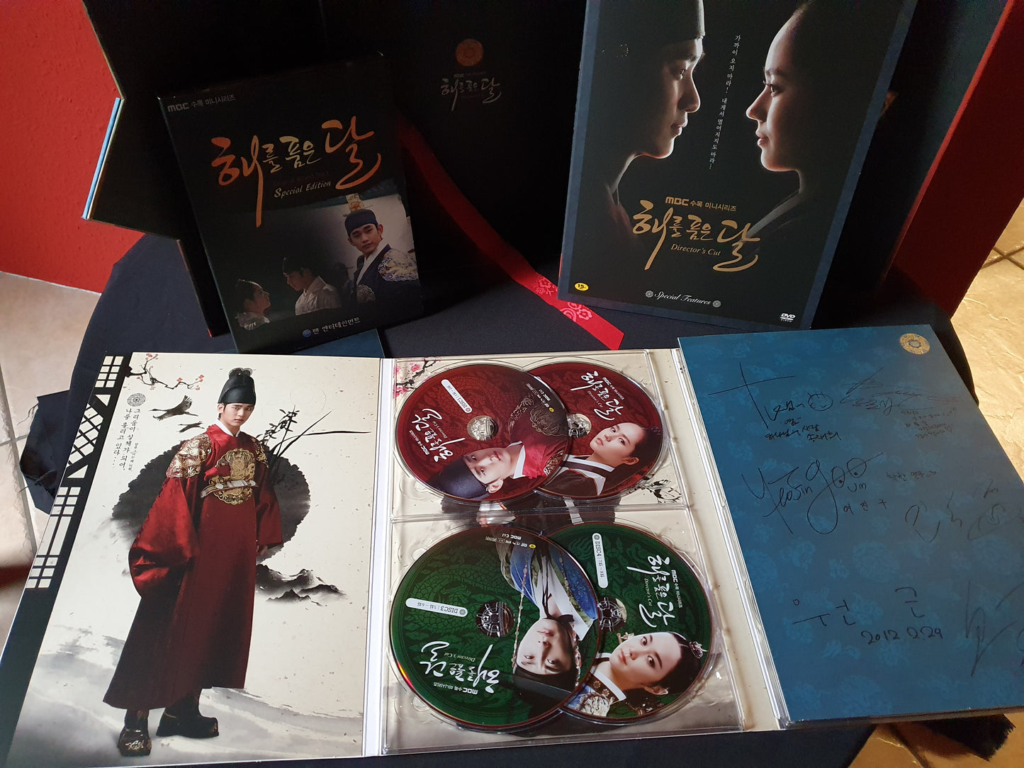 The Moon that Embraces the Sun Director's Cut Limited Edition Korean Series DVD Autographed Kim Soo Hyun Han Ga In