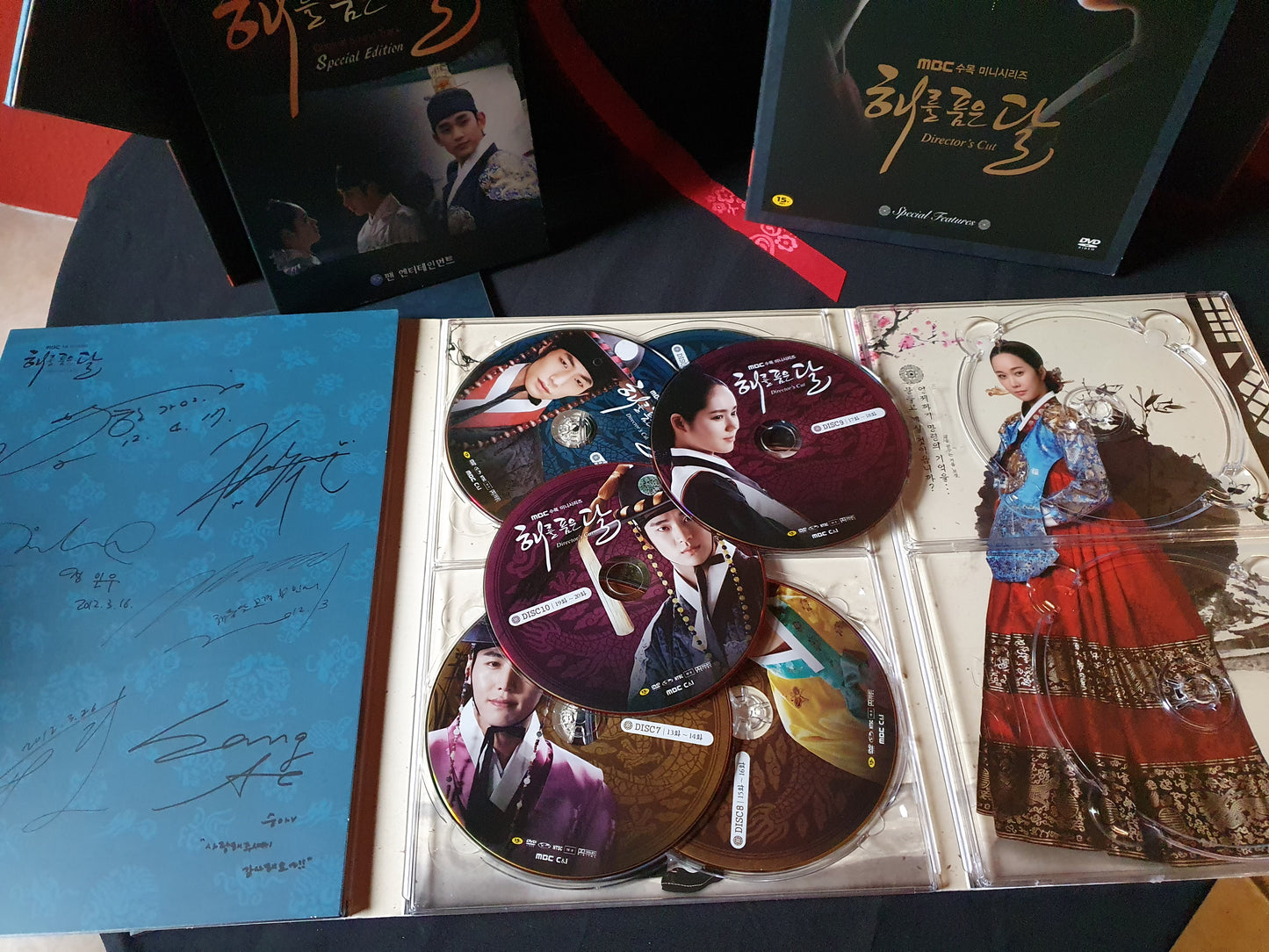 The Moon that Embraces the Sun Director's Cut Limited Edition Korean Series DVD Autographed Kim Soo Hyun Han Ga In