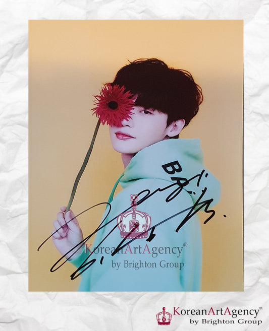 Lee Jong Suk Autograph