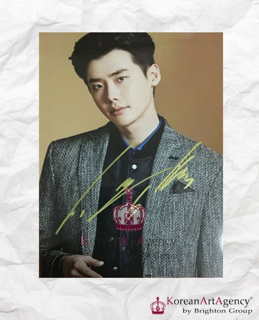 Lee Jong Suk Autograph