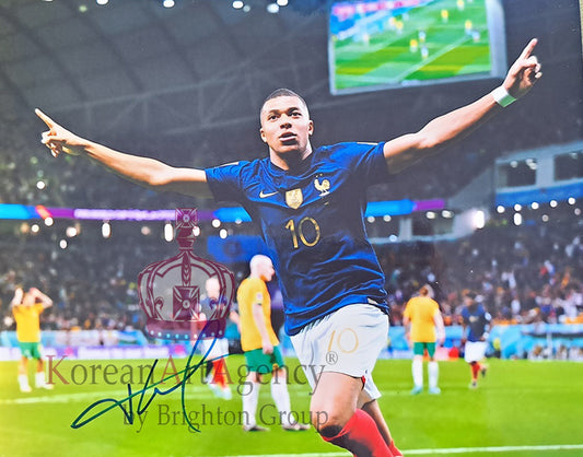 France - Kylian Mbappé Autograph