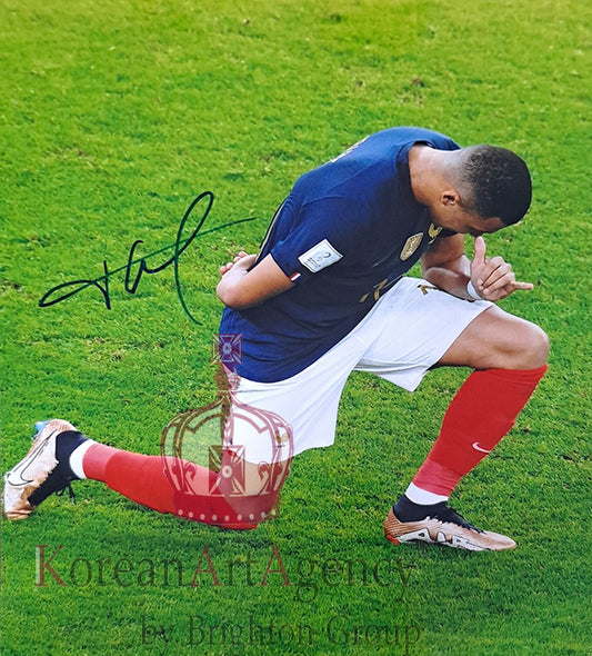 France - Kylian Mbappé Autograph