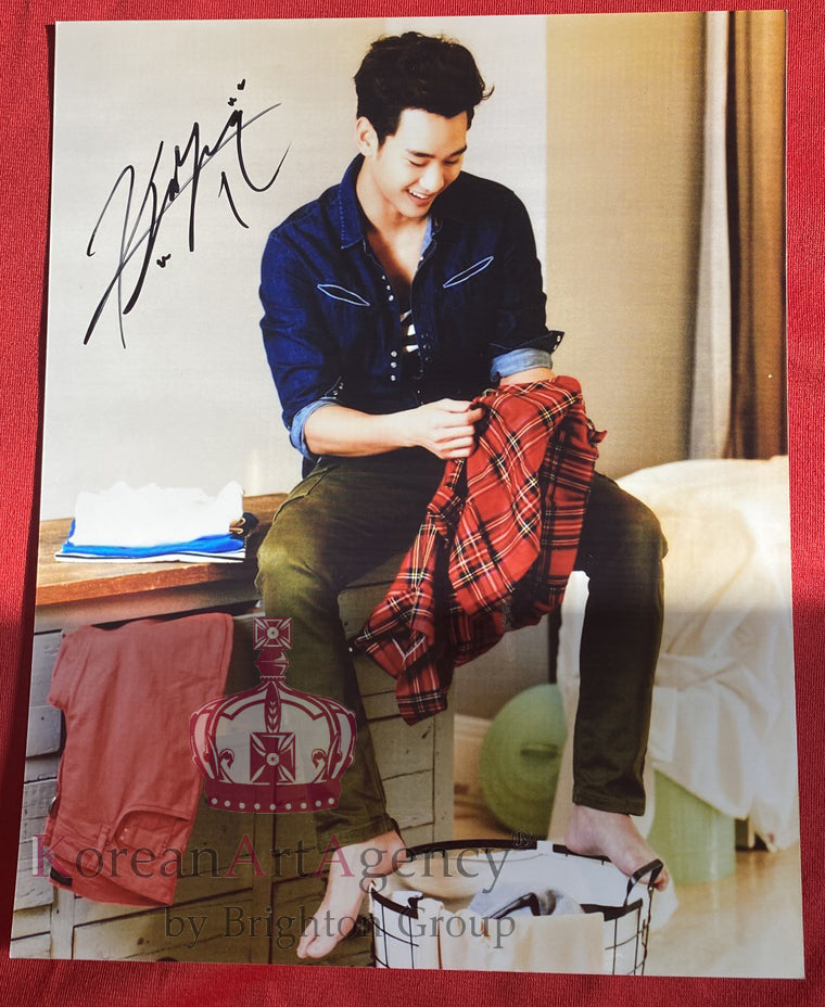 Kim Soo Hyun 20x30cm Autograph