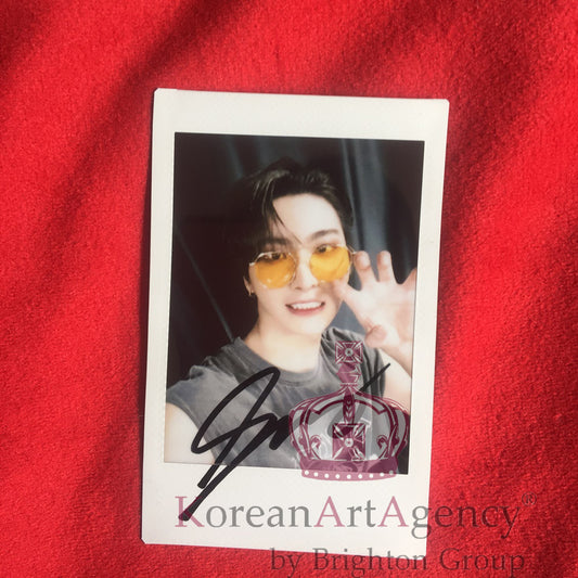 ATEEZ Park Seong Hwa Polaroid Autograph