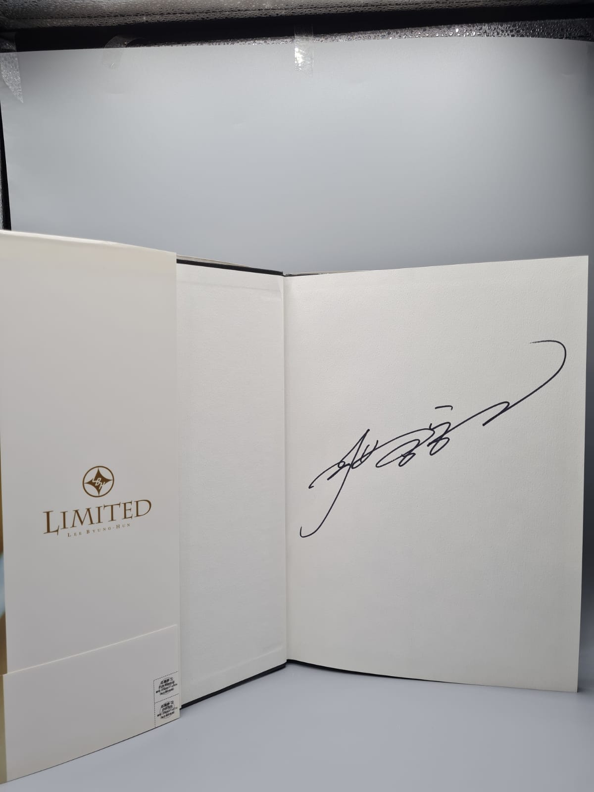 LEE BYUNG HUN - fotobook LIMITED - rare Autographed