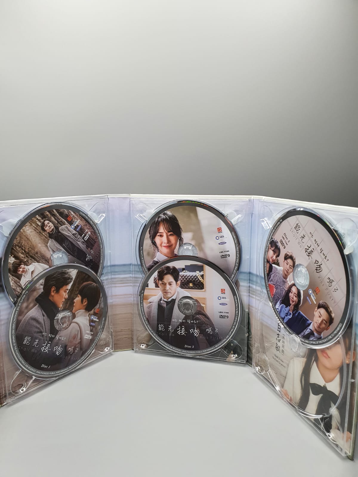 Should We Kiss First? a.k.a Shall we kiss first? DVD Multi-audio: Korean/mandarin Subtitle: English/Chinese