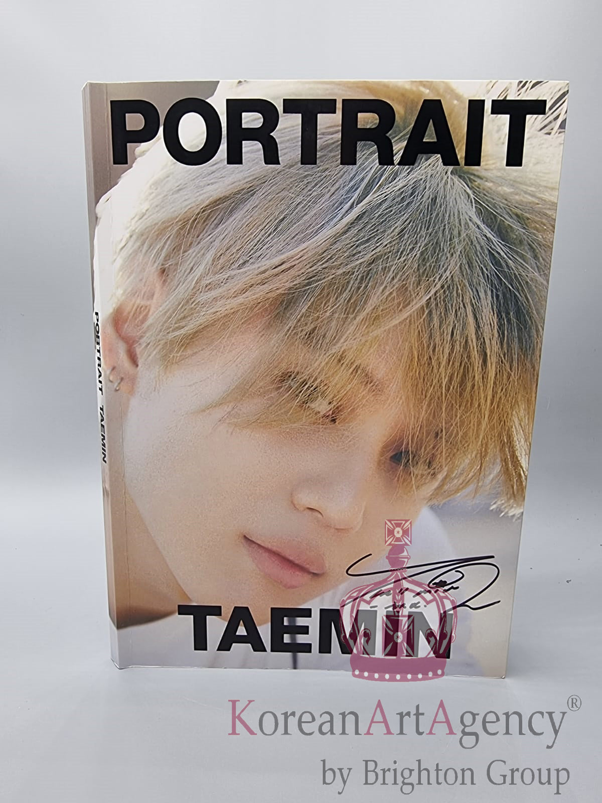 SHINee TAEMIN Photobook 10inches Autographed