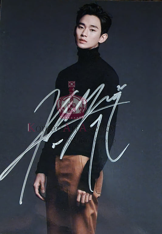 Kim Soo Hyun  Autograph