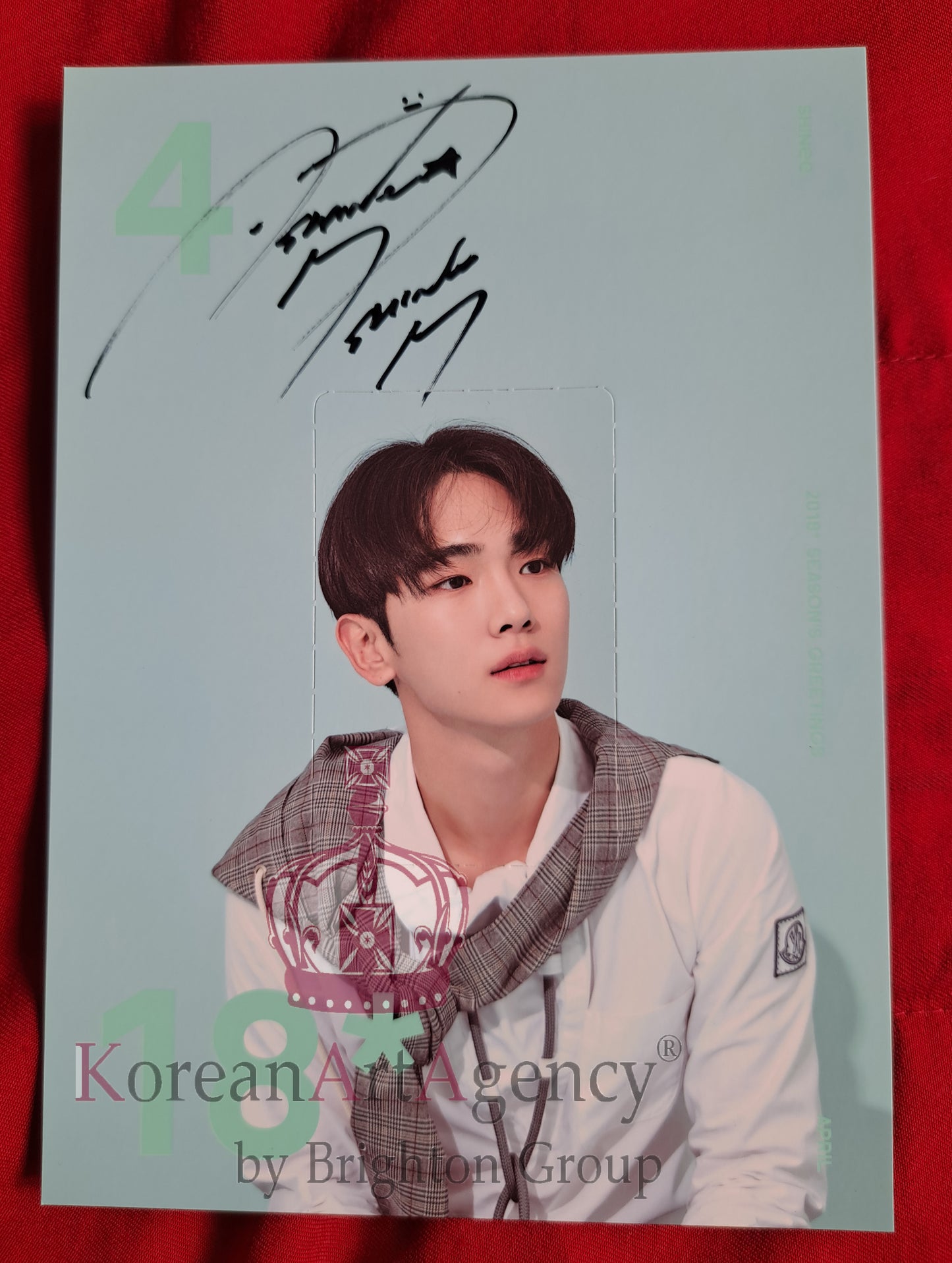 SHINee 2018 Seasons Greeting's Jonhyun Taemin Choi Min-ho Key Onew Autographed