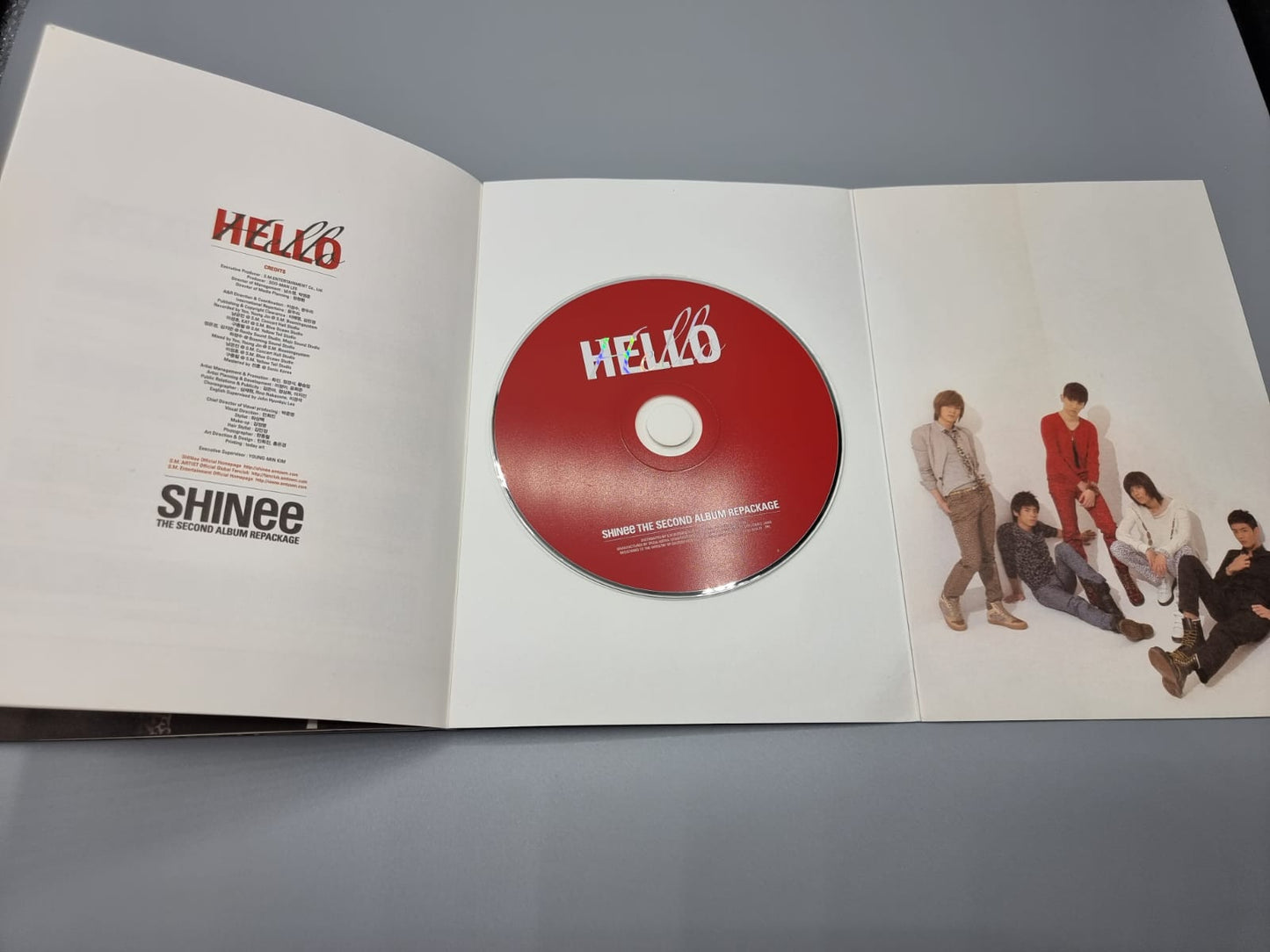 Shinee – Hello The Second Album Repackage Jonghyun Taemin Choi Min-ho Key Onew Autographed